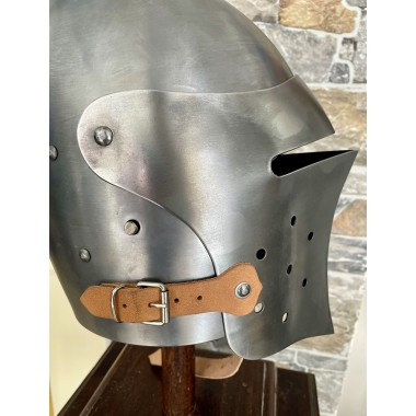 Casque de combat – Bassinet médiéval à visière