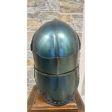 Heaume à tête de crapaud -  Armet 