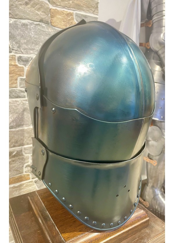 Heaume à tête de crapaud -  Armet 
