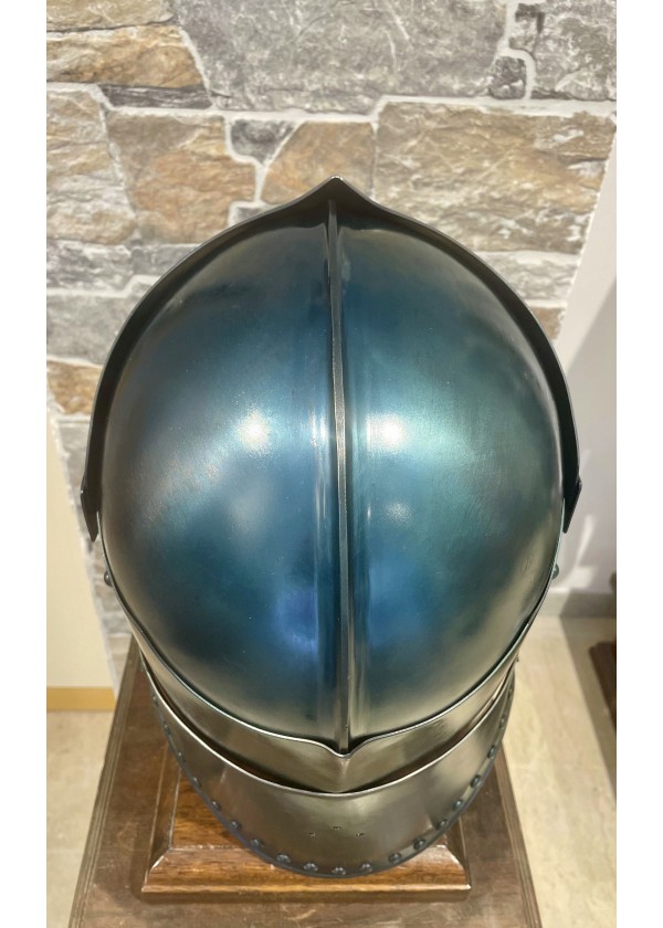 Heaume à tête de crapaud -  Armet 