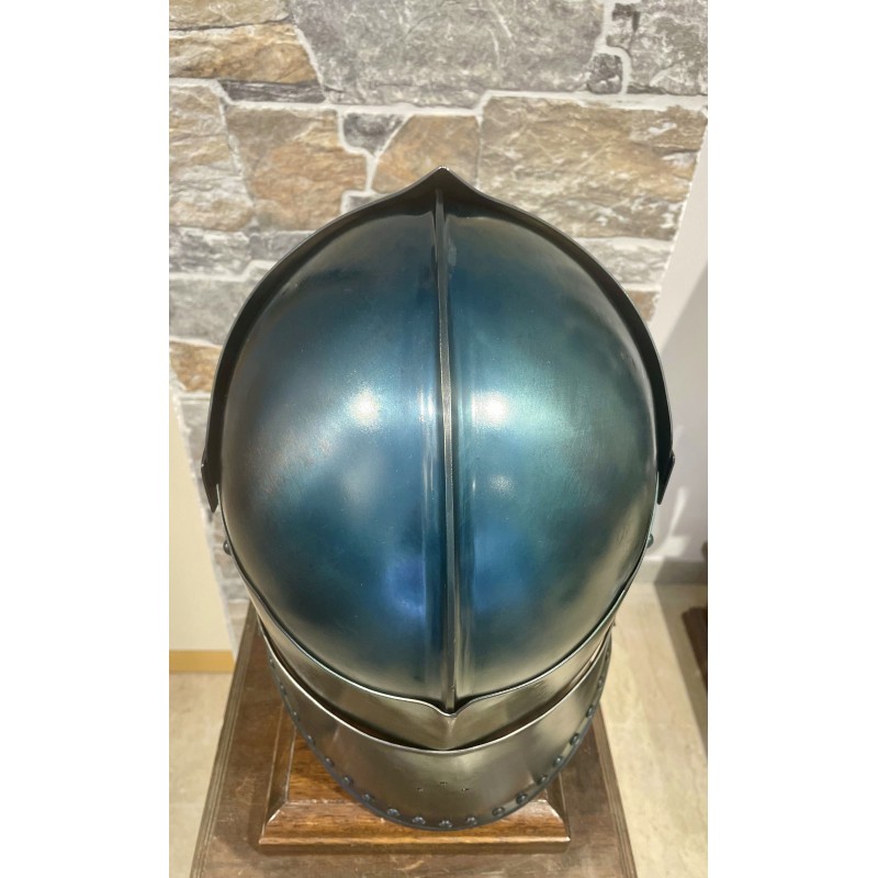 Heaume à tête de crapaud -  Armet 