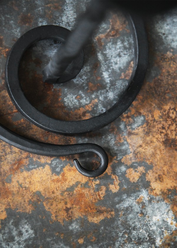 Chandelier forgé, porte-casque