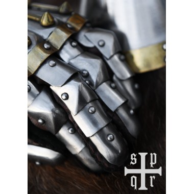 Gantelets milanais médiévaux