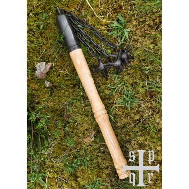 Fléau médiéval à trois étoiles