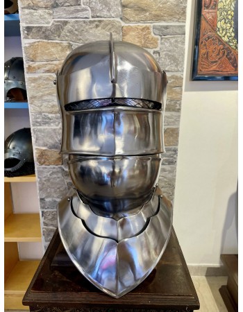 Sallet gothique avec masque