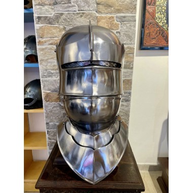 Sallet gothique avec masque