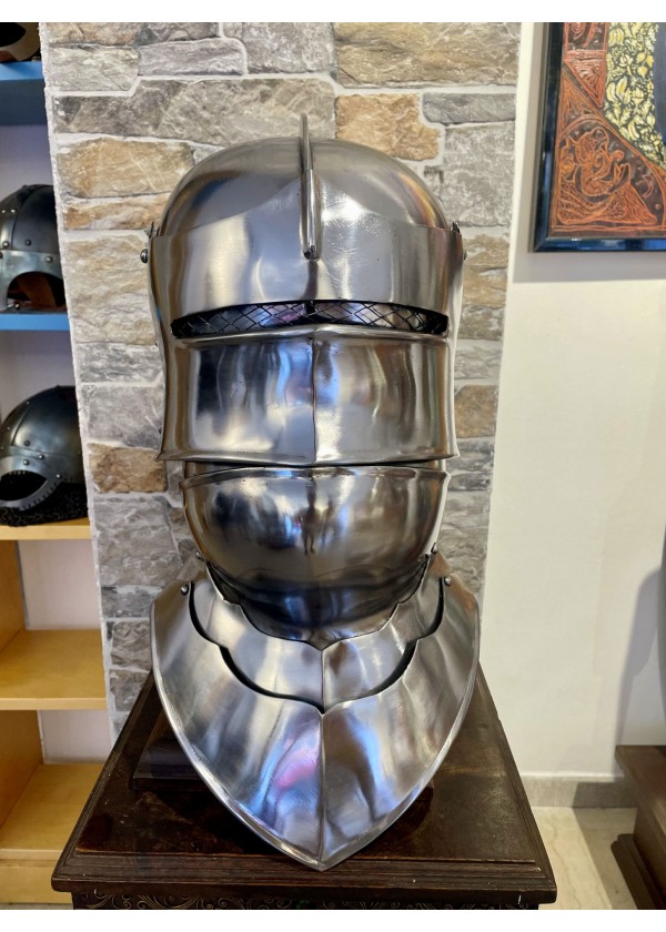 Sallet gothique avec masque