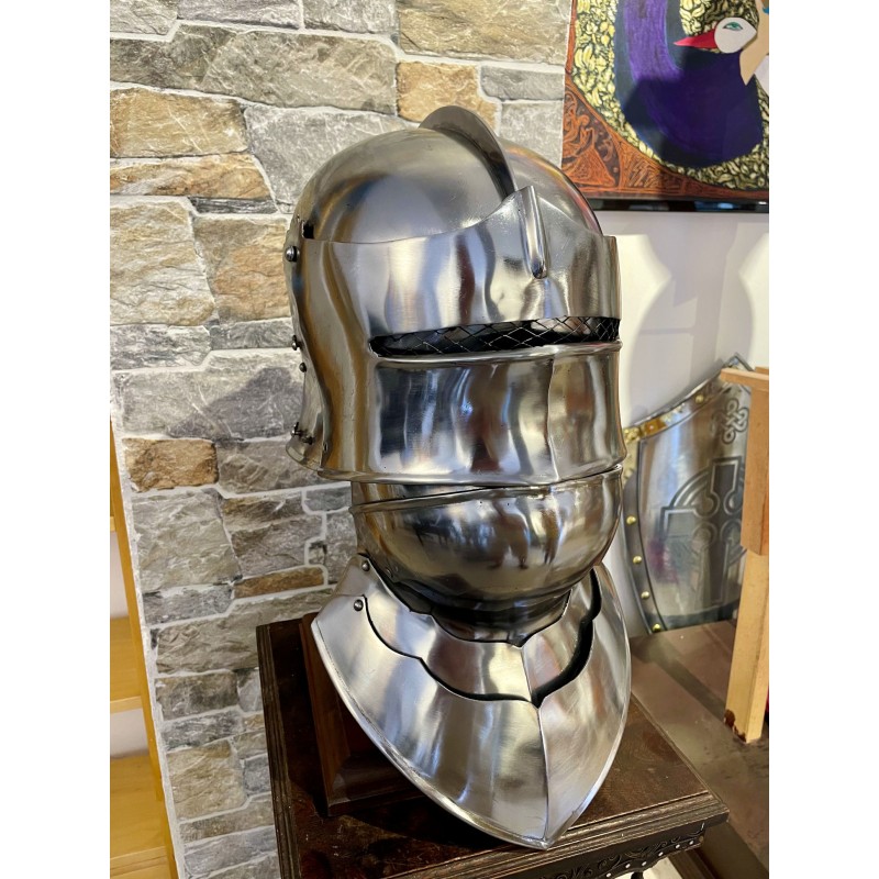 Sallet gothique avec masque
