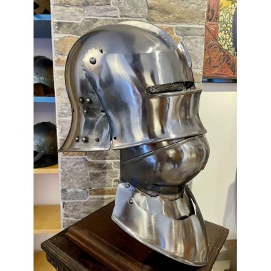 Sallet gothique avec masque