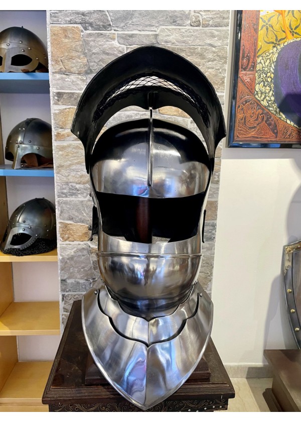 Sallet gothique avec masque