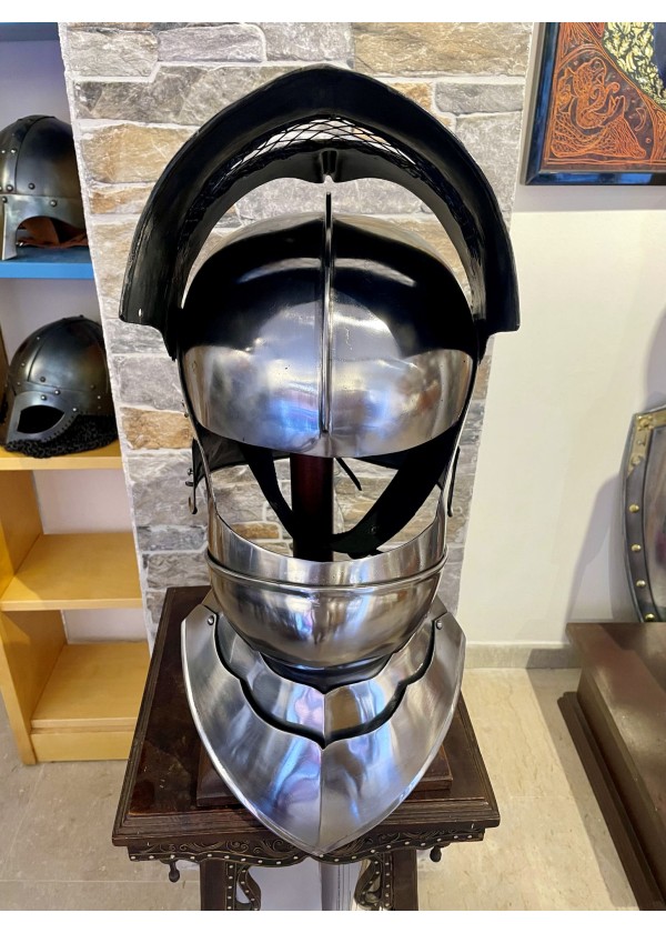 Sallet gothique avec masque