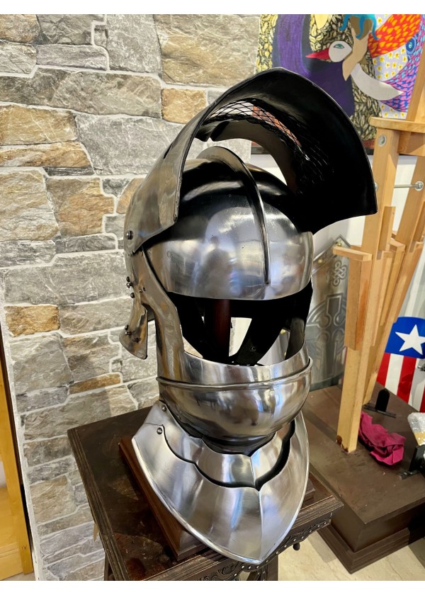 Sallet gothique avec masque
