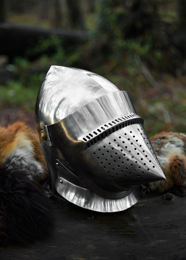 Casque Hundsgugel, vers 1400, acier de 2 mm
