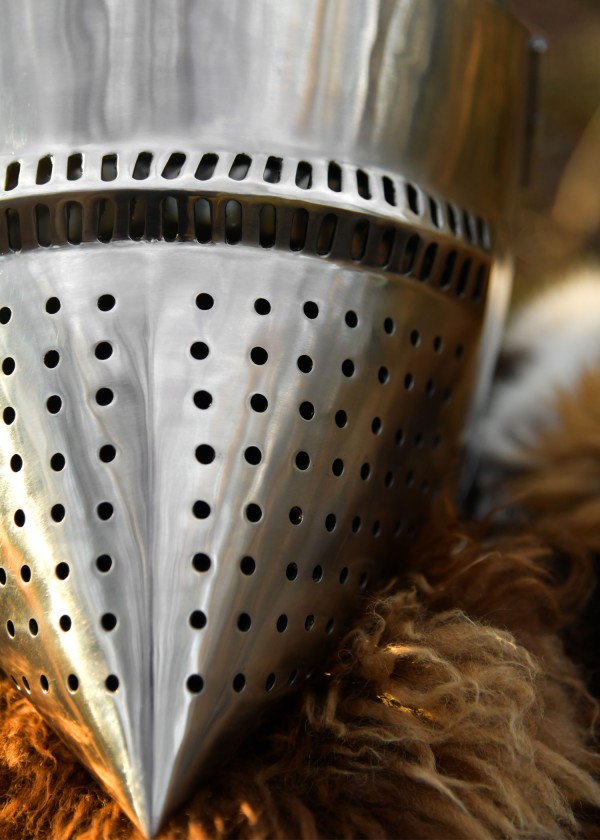 Casque Hundsgugel, vers 1400, acier de 2 mm