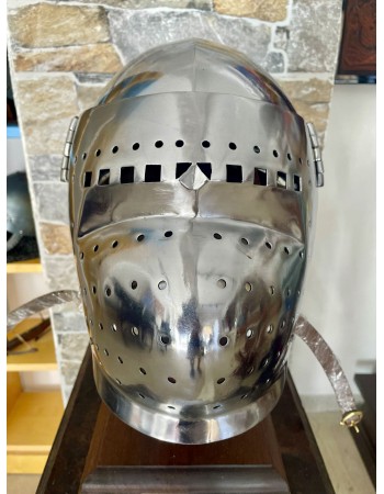 Casque bassinet du XIVe siècle