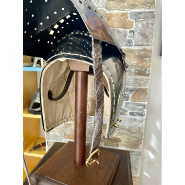 Casque bassinet du XIVe siècle