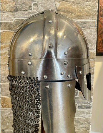Casque viking à cotte de mailles rivetée