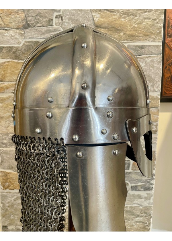Casque viking à cotte de mailles rivetée