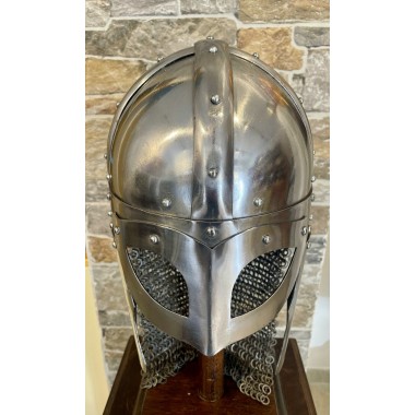 Casque viking à cotte de mailles rivetée
