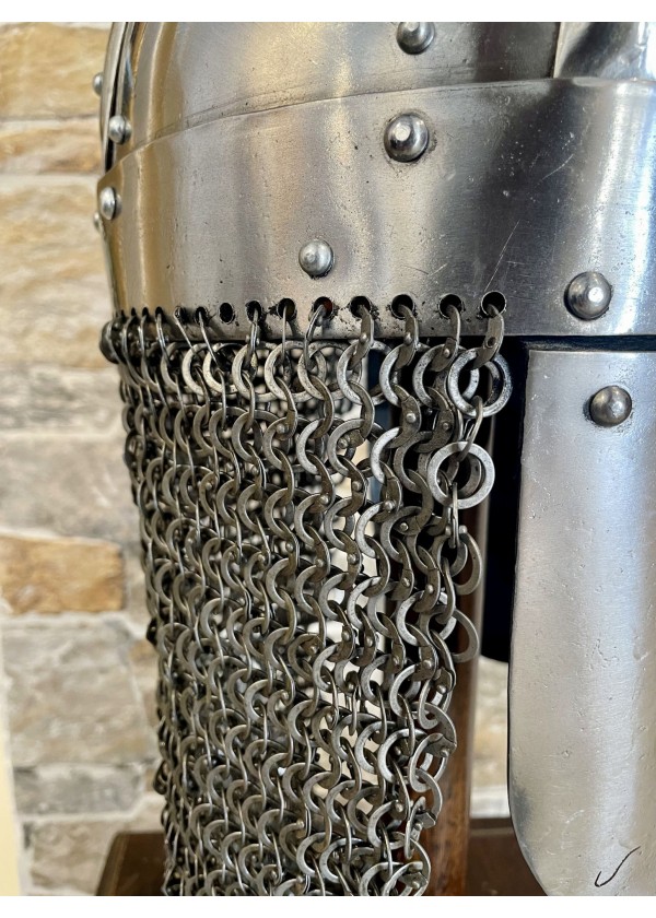 Casque viking à cotte de mailles rivetée