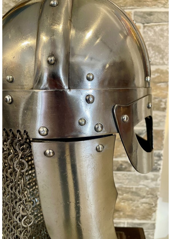 Casque viking à cotte de mailles rivetée