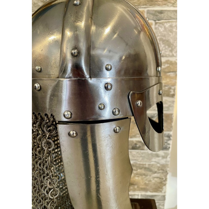 Casque viking à cotte de mailles rivetée