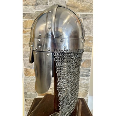 Casque viking à cotte de mailles rivetée