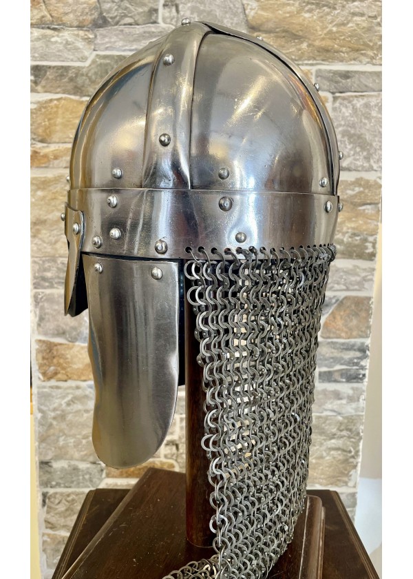 Casque viking à cotte de mailles rivetée