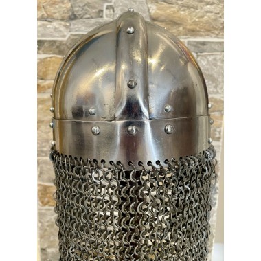 Casque viking à cotte de mailles rivetée