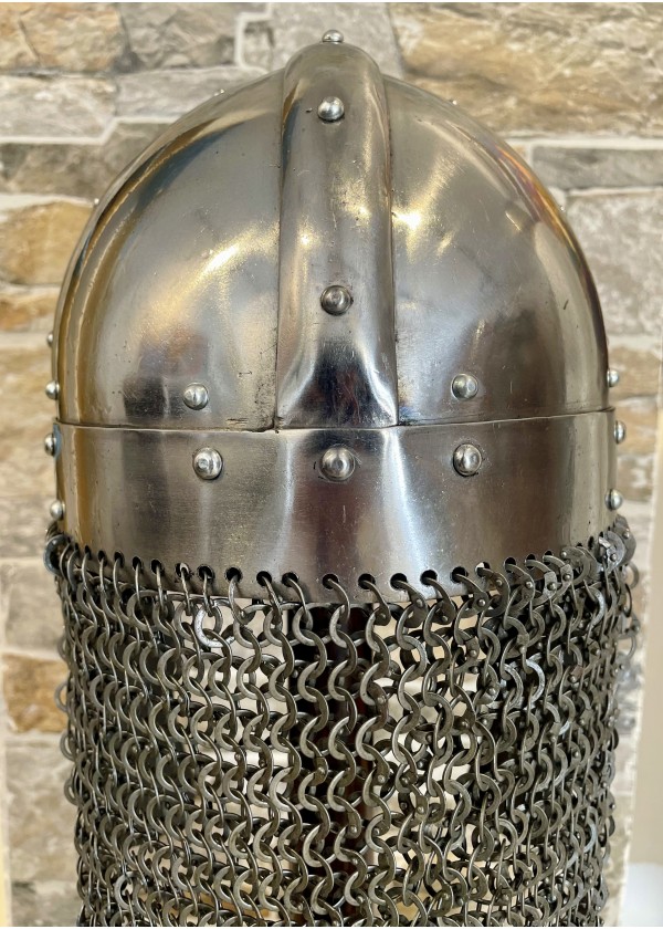 Casque viking à cotte de mailles rivetée