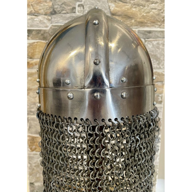 Casque viking à cotte de mailles rivetée