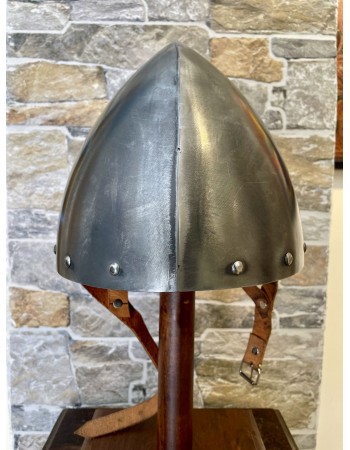 Casque Normand à Nasal – XIe Siècle