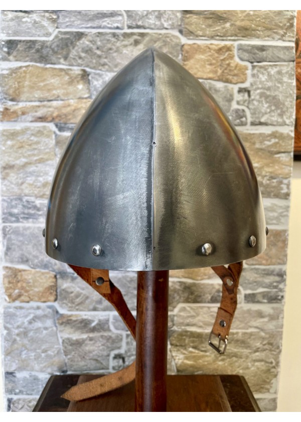 Casque Normand à Nasal – XIe Siècle