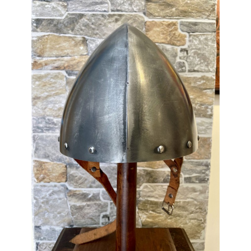 Casque Normand à Nasal – XIe Siècle