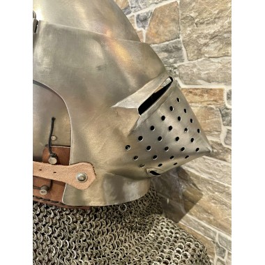 Casque Bassinet Médiéval à bec