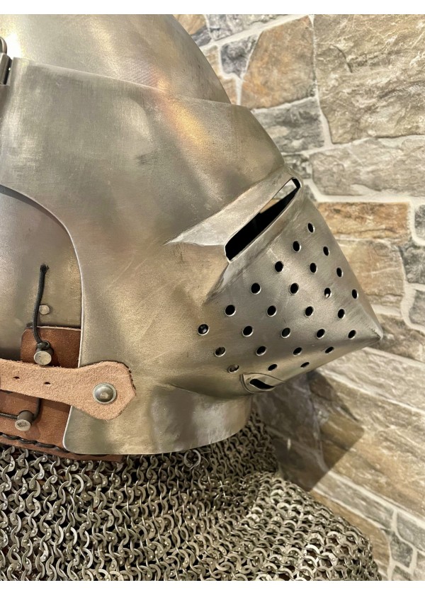 Casque Bassinet Médiéval à bec