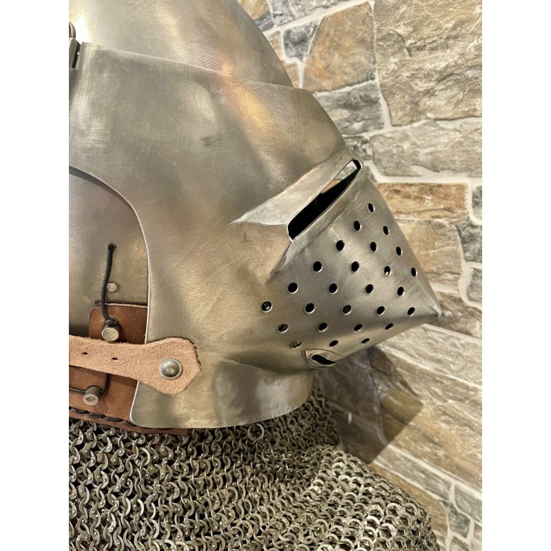 Casque Bassinet Médiéval à bec