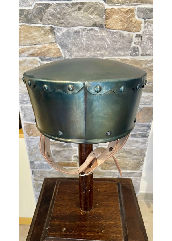 Casque de combat cylindrique