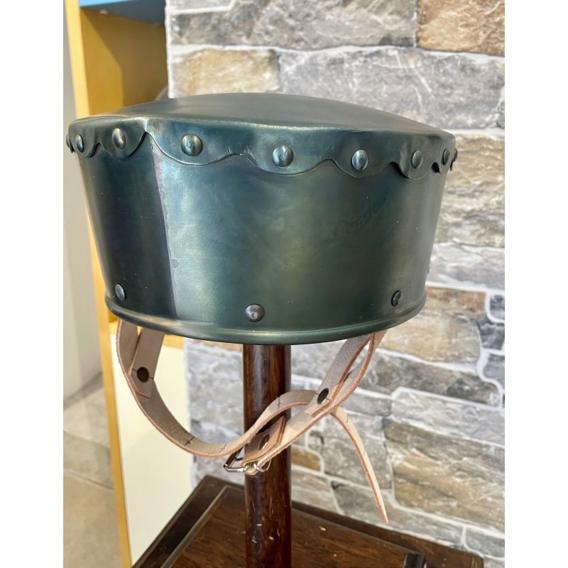 Casque de combat cylindrique