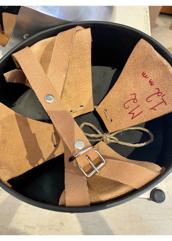 Casque de combat cylindrique