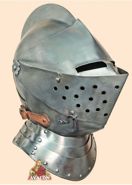 Casque de chevalier médiéval