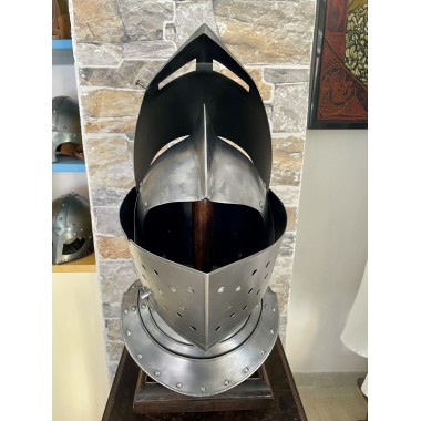 Casque de chevalier médiéval