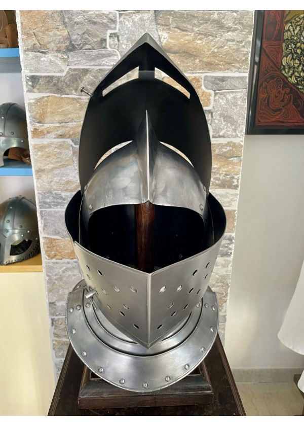 Casque de chevalier médiéval
