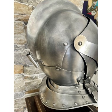 Armet français, Casque XVIe siècle