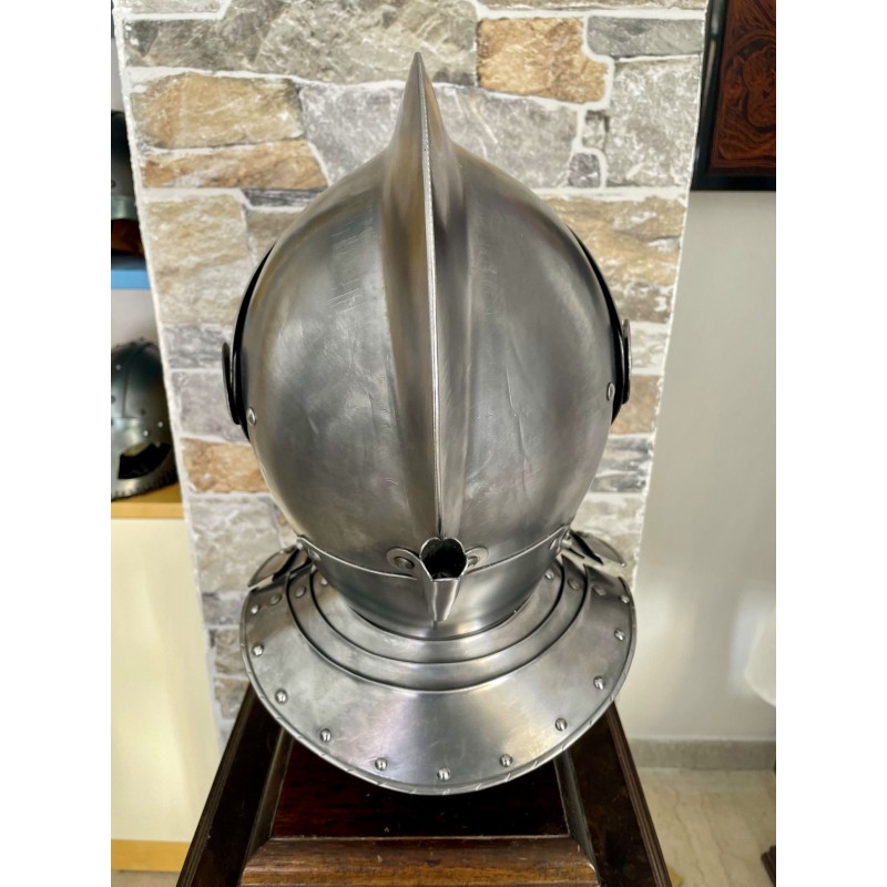 Armet français, Casque XVIe siècle