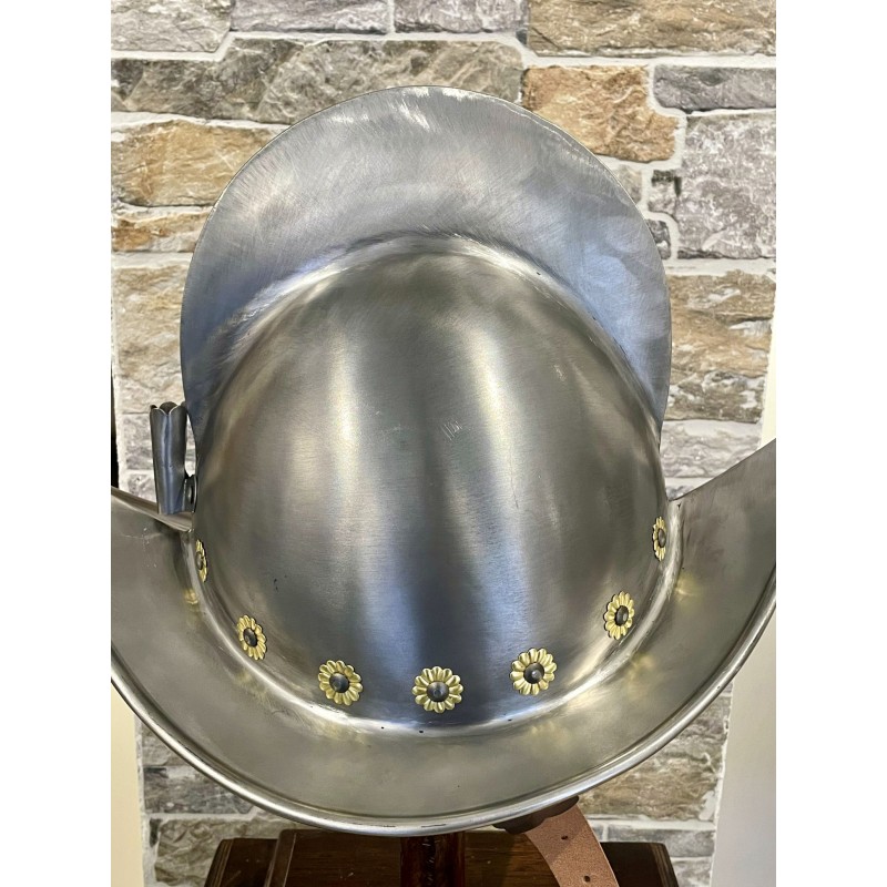 Casque Morion avec rosettes