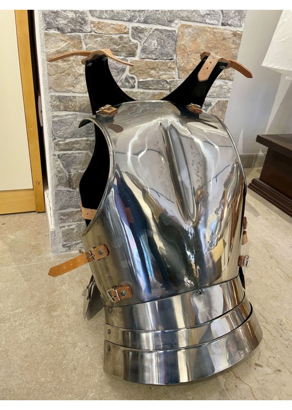 Cuirasse gothique artisanale