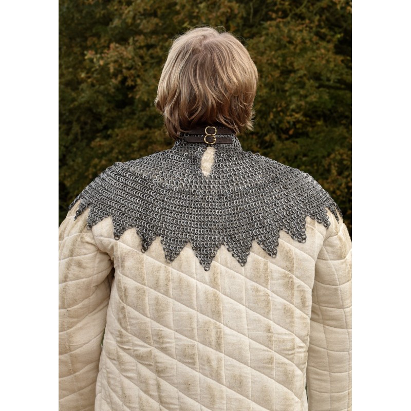 Gorgerin en anneaux plats et rivets ronds