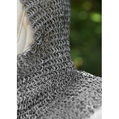 Camail médiéval avec protection, anneaux plats à têtes de rivets rondes