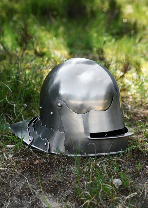 Salade gothique, vers 1480, acier de 2 mm